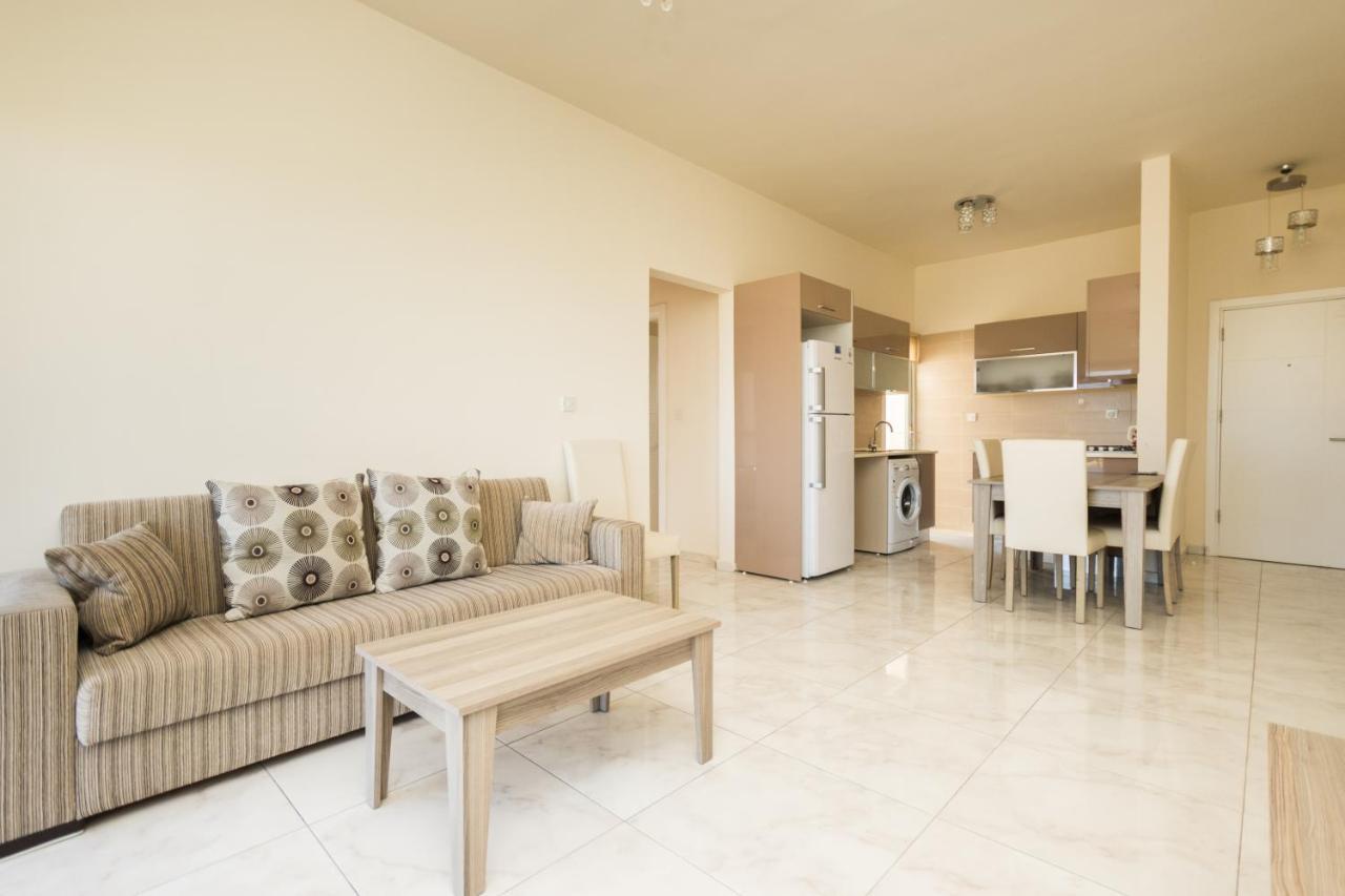 Spacious Two-Bedroom Apartment In Amazing Residence Escape Homes Кирения Екстериор снимка